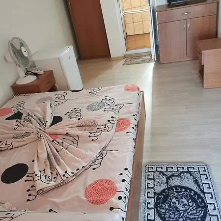 Vila Strat Gazde/Camere de închiriat *